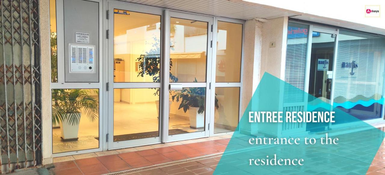 Grand Studio Azur Avec Terrasse - Vieil Antibes Luaran gambar