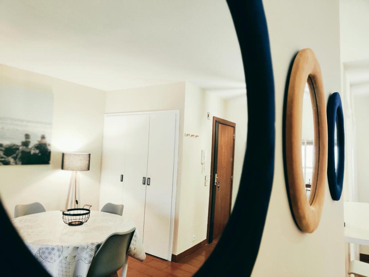 Grand Studio Azur Avec Terrasse - Vieil Antibes Luaran gambar